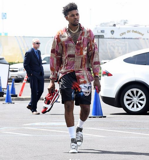 的回归并非 的回归并非