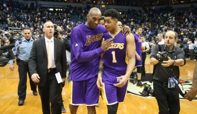 突然一记 突然一记